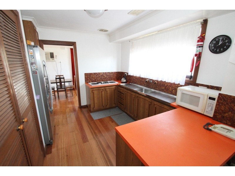 42 Oldershaw Road, Melton VIC 3337