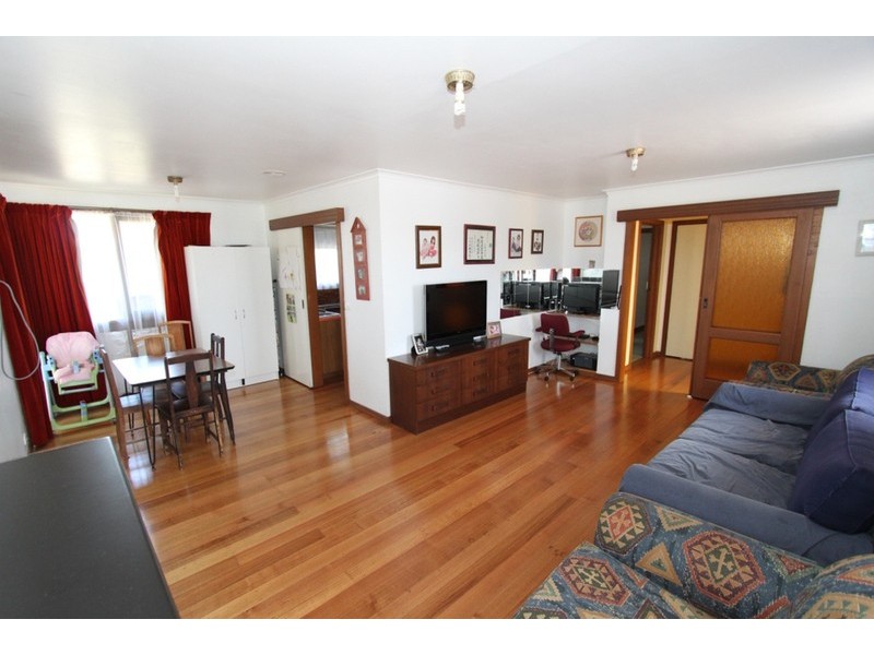 42 Oldershaw Road, Melton VIC 3337