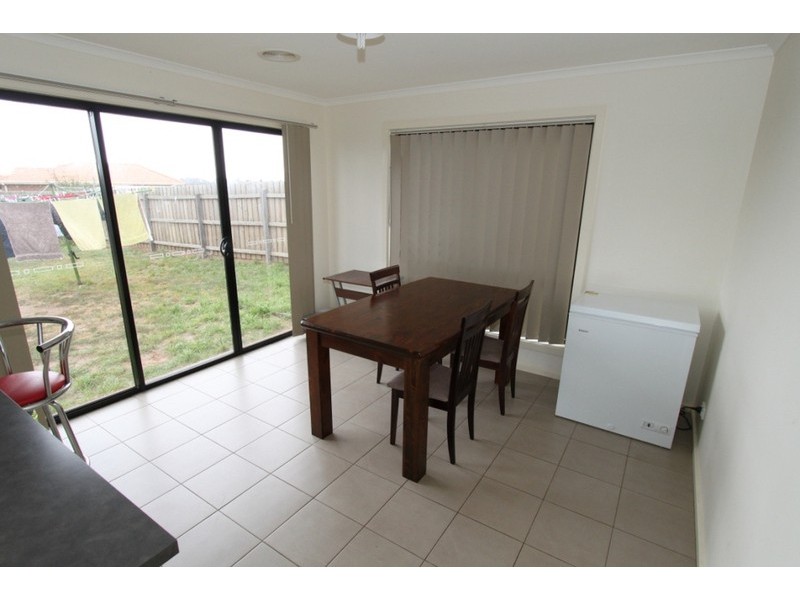 7 Granholm Place, Melton West VIC 3337