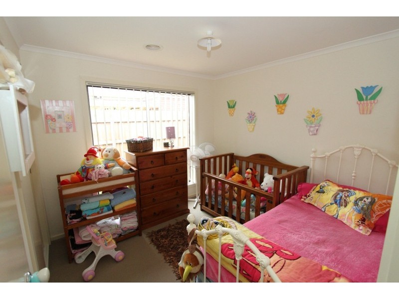 7 Granholm Place, Melton West VIC 3337