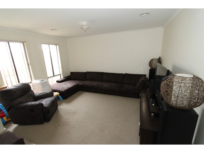 7 Granholm Place, Melton West VIC 3337