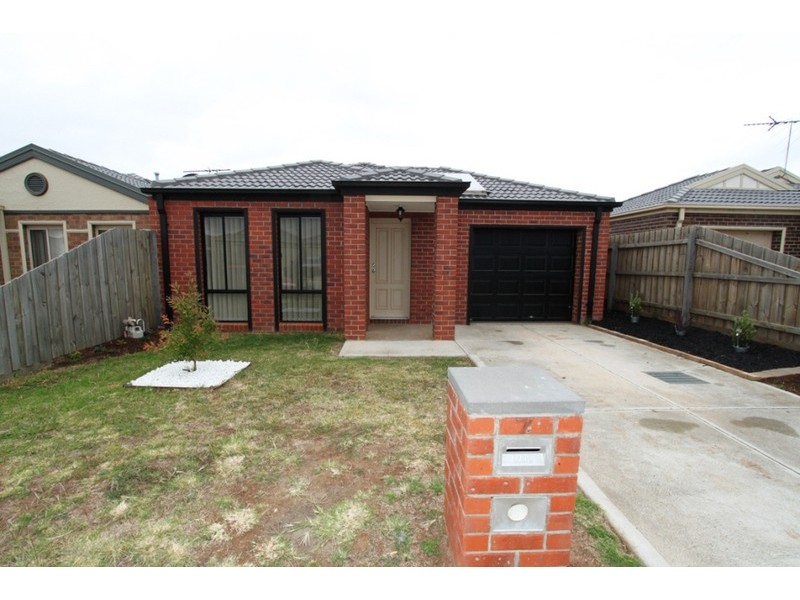 7 Granholm Place, Melton West VIC 3337