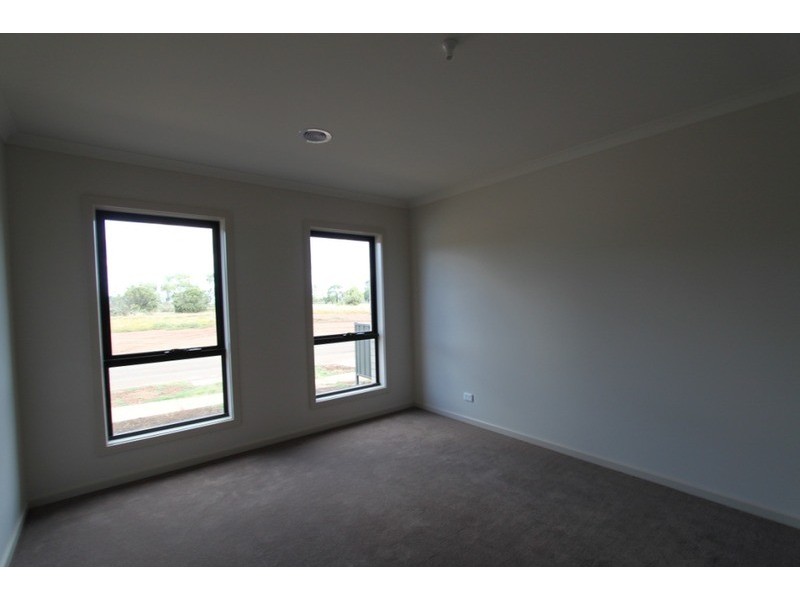 3/21-29 Lakewood Boulevard, Melton VIC 3337