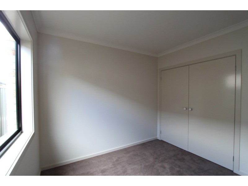 3/21-29 Lakewood Boulevard, Melton VIC 3337
