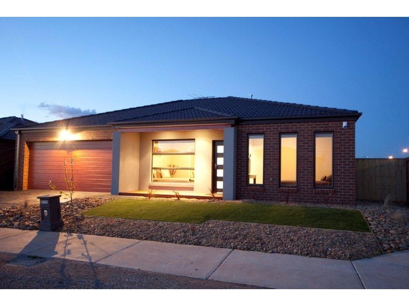 1 Portman Avenue, Melton West VIC 3337