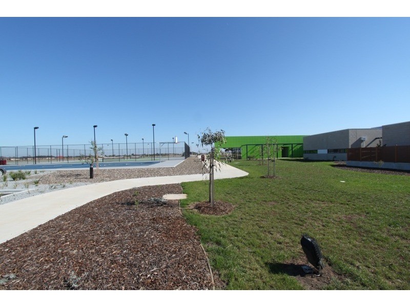 5 Portman Avenue, Melton West VIC 3337