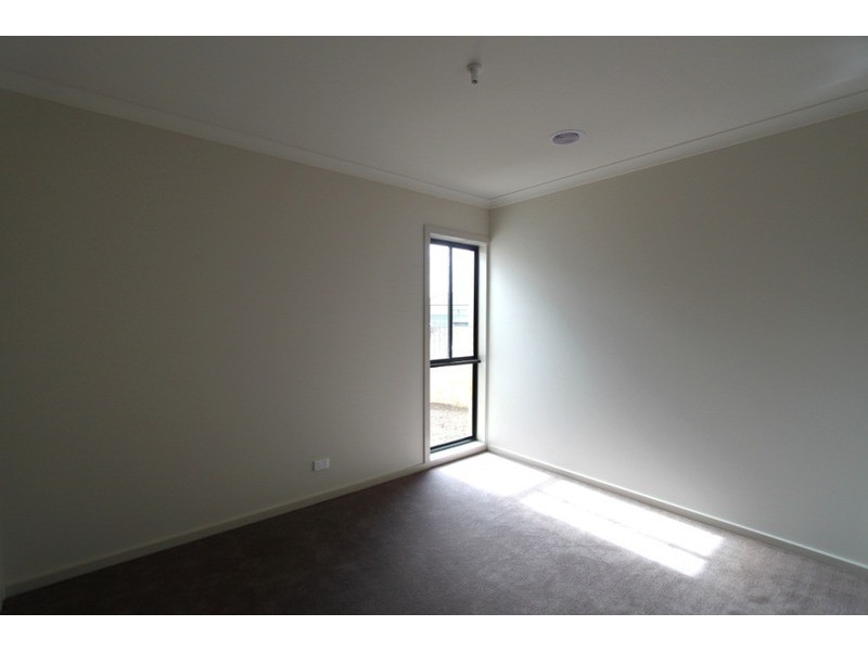 6/21-29 Lakewood Boulevard, Melton VIC 3337