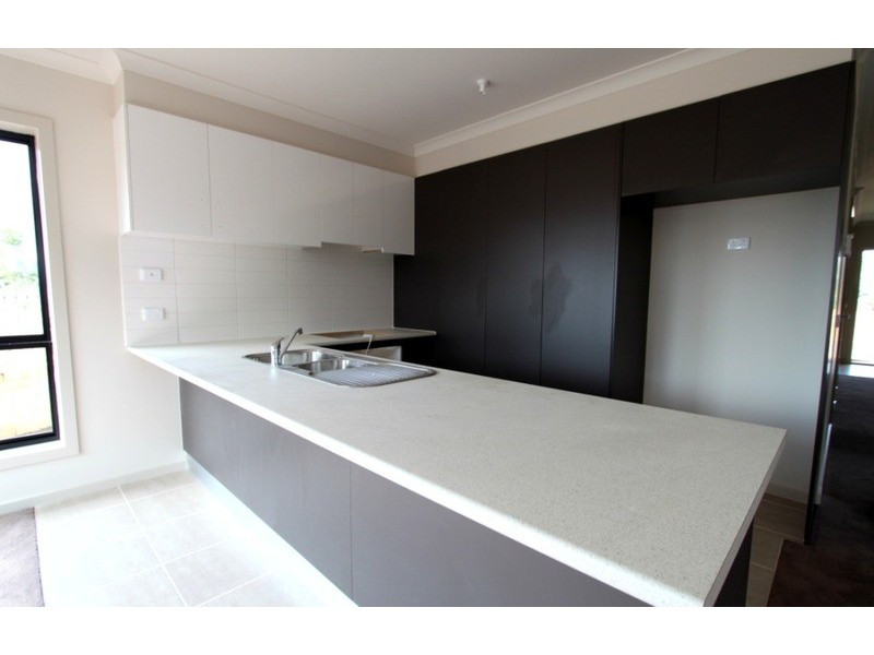 6/21-29 Lakewood Boulevard, Melton VIC 3337