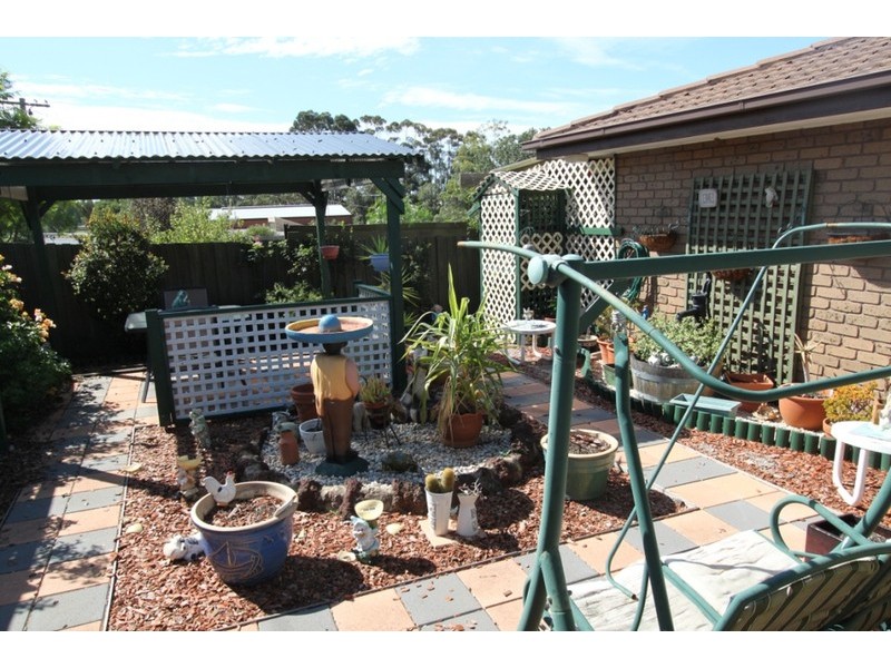 8/11 Henry Street, Melton VIC 3337