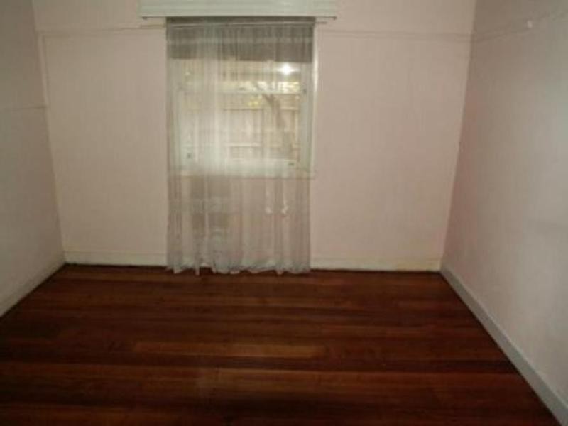 25 Staughton Street, Melton South VIC 3338