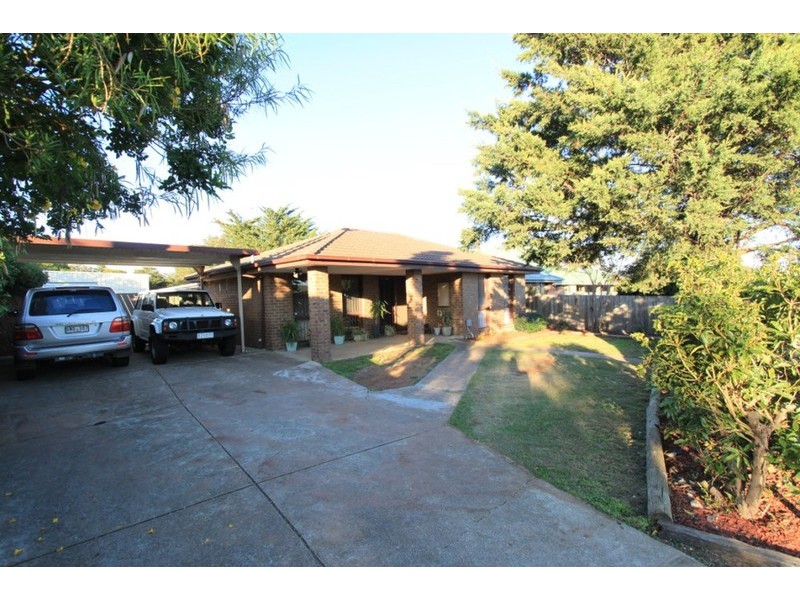 71 James Cook Drive, Melton West VIC 3337