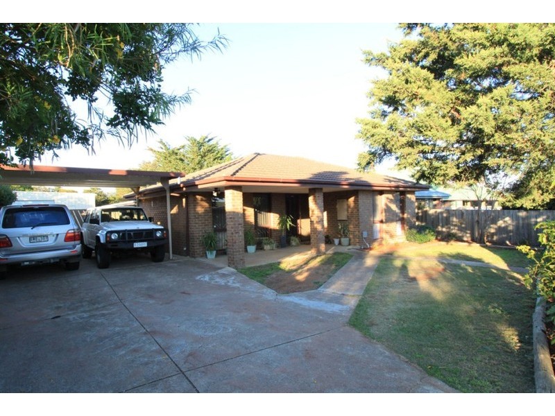 71 James Cook Drive, Melton West VIC 3337