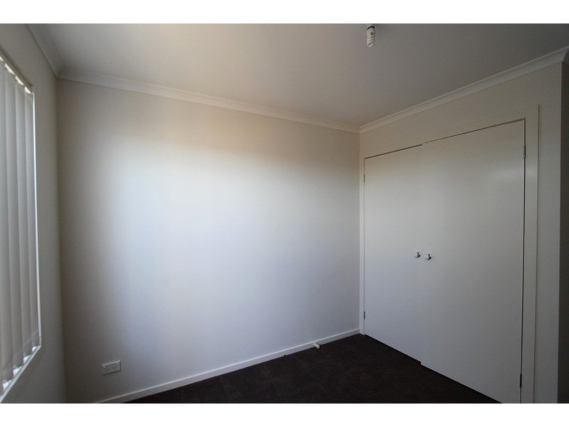 2/16 Linda Place, Kurunjang VIC 3337