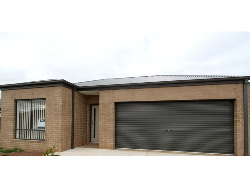 21 Silverleaf Drive, Melton VIC 3337