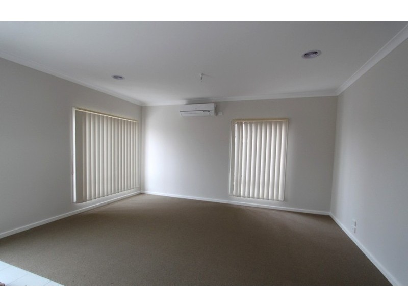 21 Silverleaf Drive, Melton VIC 3337