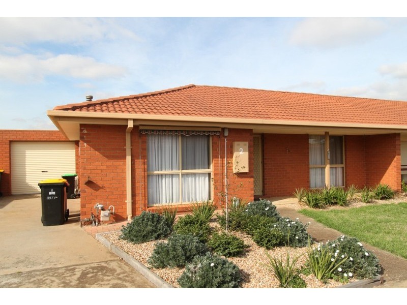 2/69-71 Barries Road, Melton VIC 3337