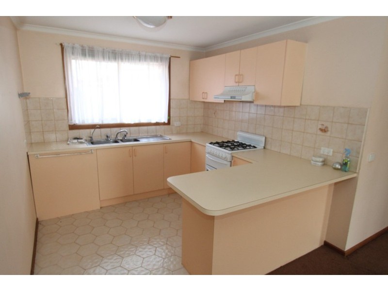 2/69-71 Barries Road, Melton VIC 3337