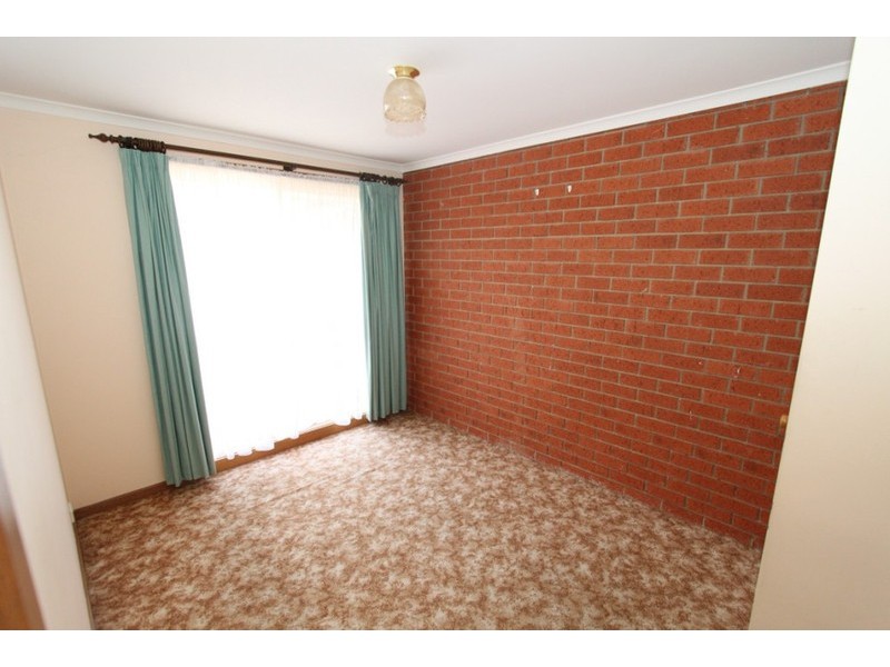 2/69-71 Barries Road, Melton VIC 3337