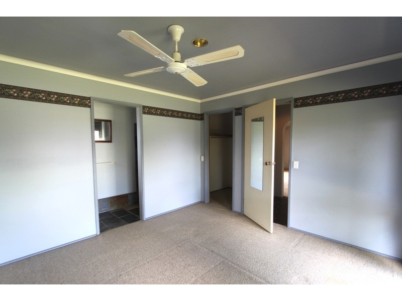 5 Kingsley Place, Melton West VIC 3337