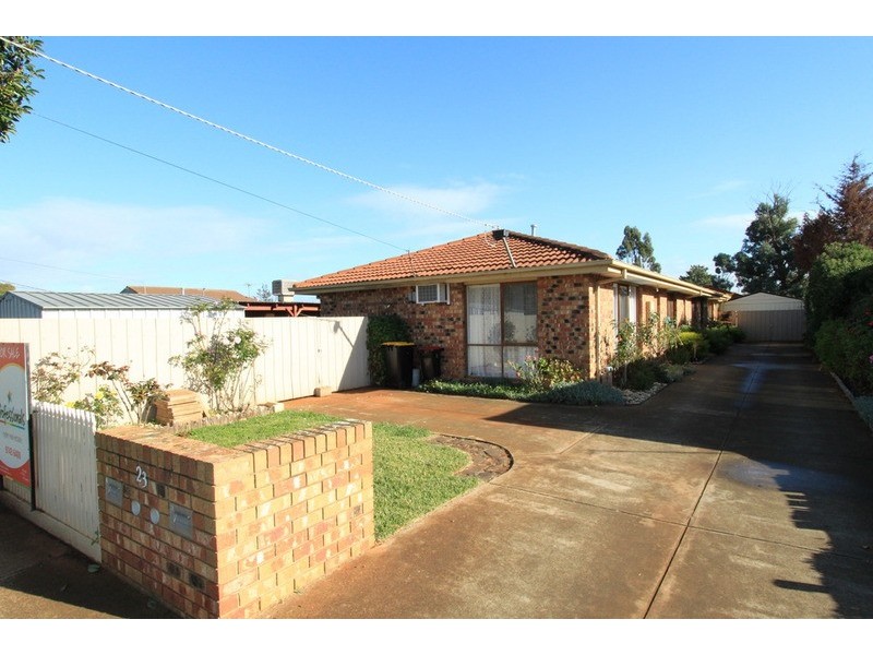 1/23 Hume Avenue, Melton South VIC 3338