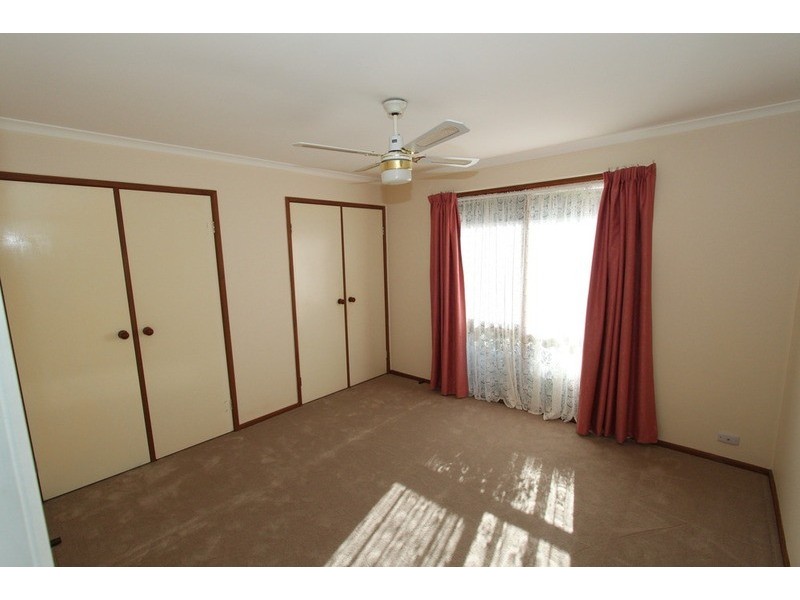 1/23 Hume Avenue, Melton South VIC 3338