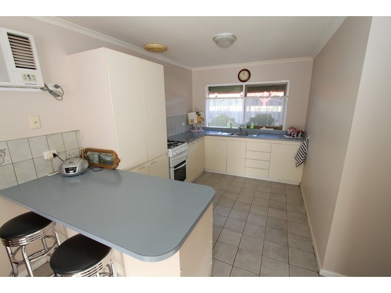 1/23 Hume Avenue, Melton South VIC 3338