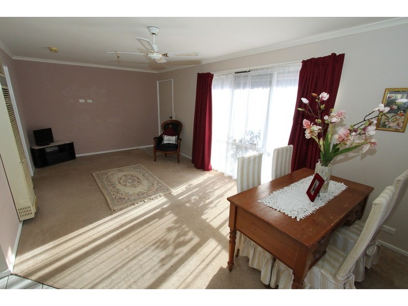 1/23 Hume Avenue, Melton South VIC 3338