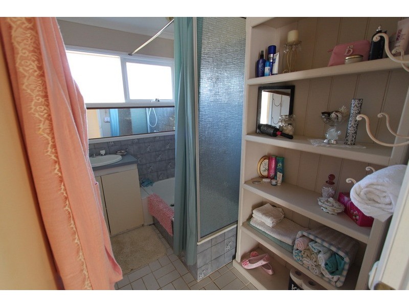 1/23 Hume Avenue, Melton South VIC 3338