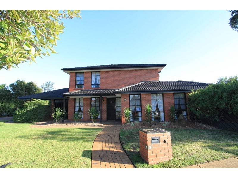 8 James Cook Drive, Melton West VIC 3337