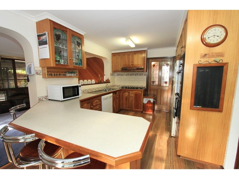 8 James Cook Drive, Melton West VIC 3337