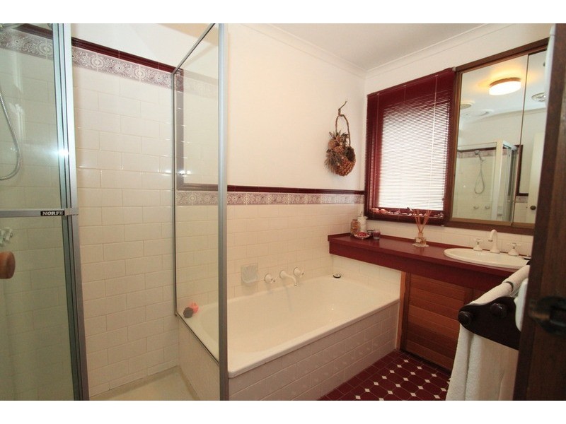 8 James Cook Drive, Melton West VIC 3337