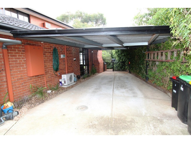 8 James Cook Drive, Melton West VIC 3337