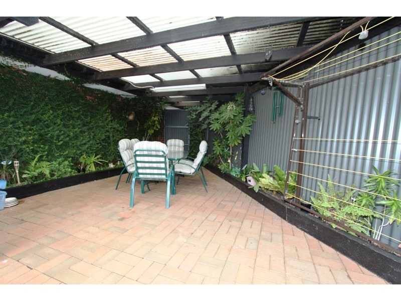 8 James Cook Drive, Melton West VIC 3337