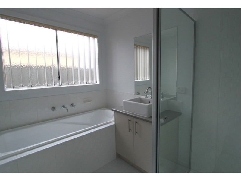 5 Poplar Close, Melton VIC 3337