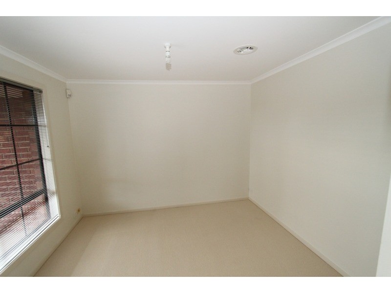 2 Anthony Court, Melton West VIC 3337