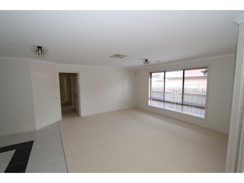 2 Anthony Court, Melton West VIC 3337