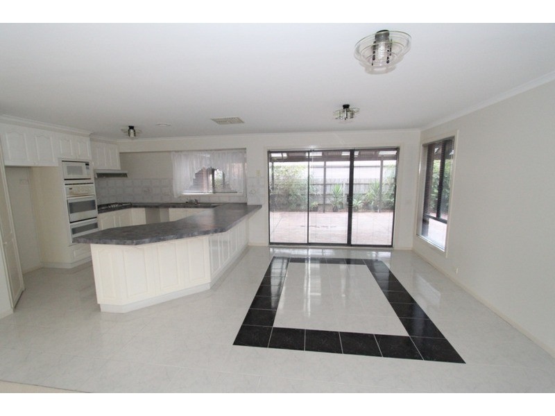 2 Anthony Court, Melton West VIC 3337