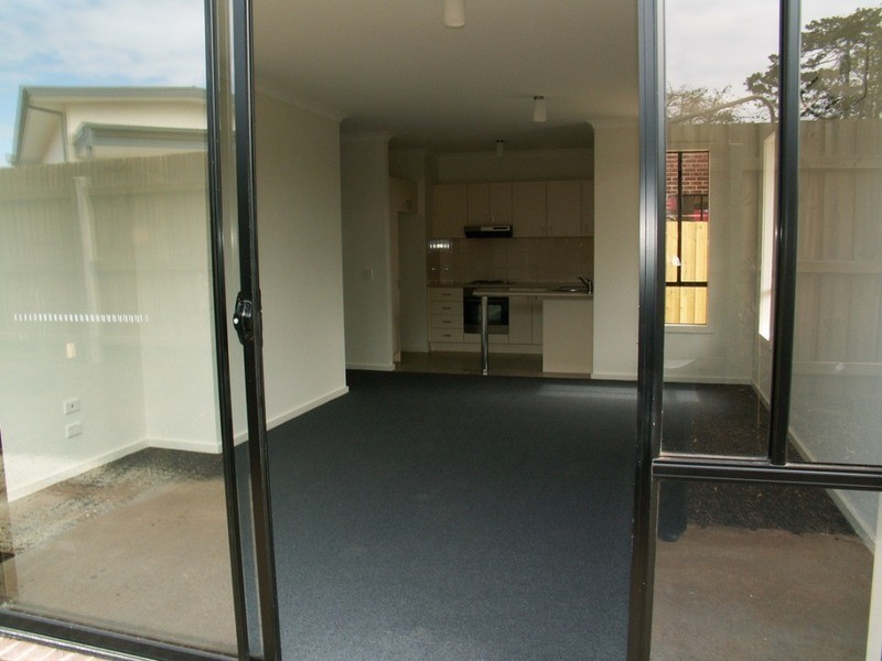 11/9 Petrea Place, Melton West VIC 3337