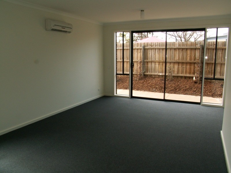 11/9 Petrea Place, Melton West VIC 3337