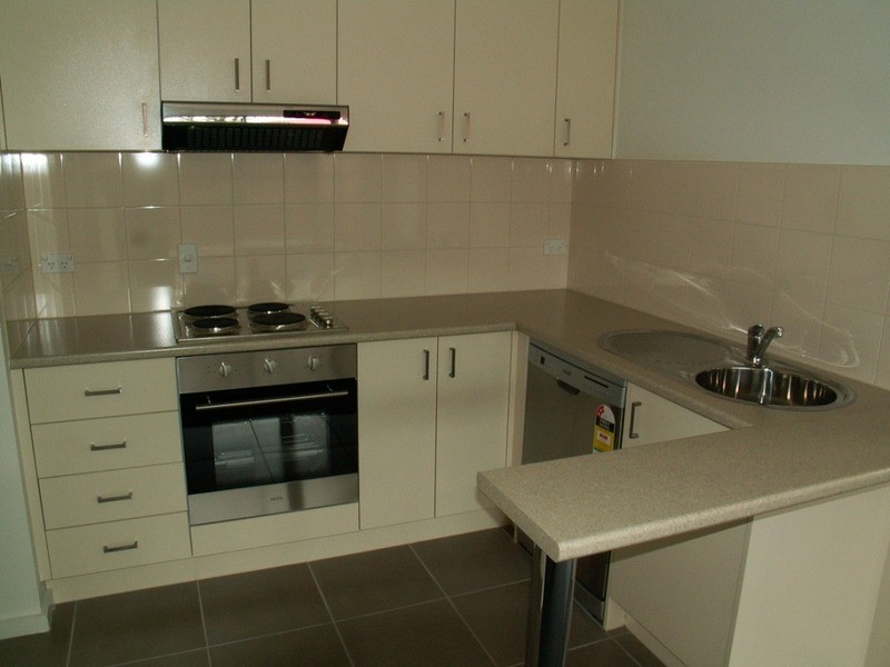 11/9 Petrea Place, Melton West VIC 3337