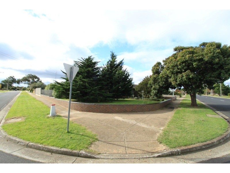 52 Church Street, Melton VIC 3337