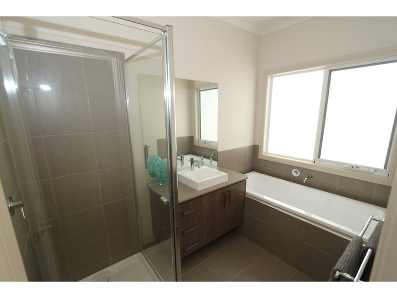 8 Ravenswood Avenue, Eynesbury VIC 3338