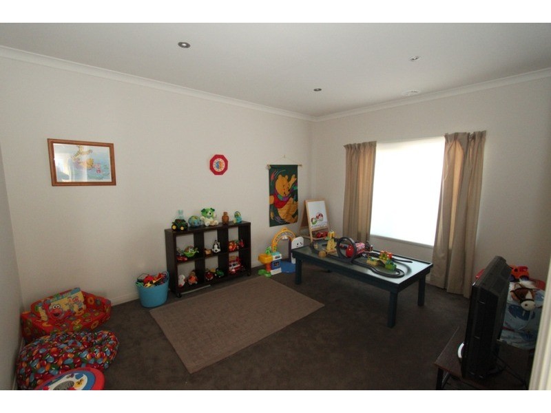 8 Ravenswood Avenue, Eynesbury VIC 3338