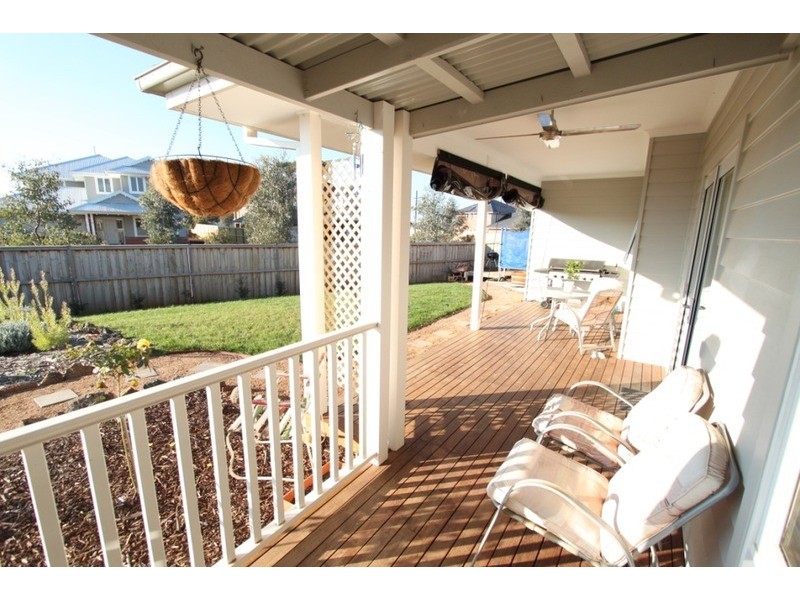 8 Ravenswood Avenue, Eynesbury VIC 3338