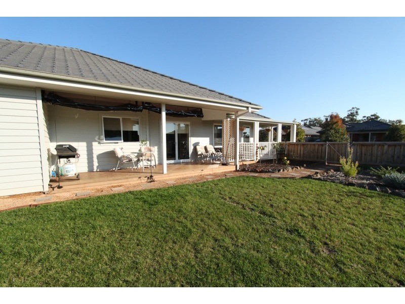 8 Ravenswood Avenue, Eynesbury VIC 3338