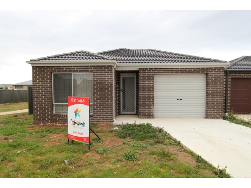 1 Poplar Close, Melton VIC 3337