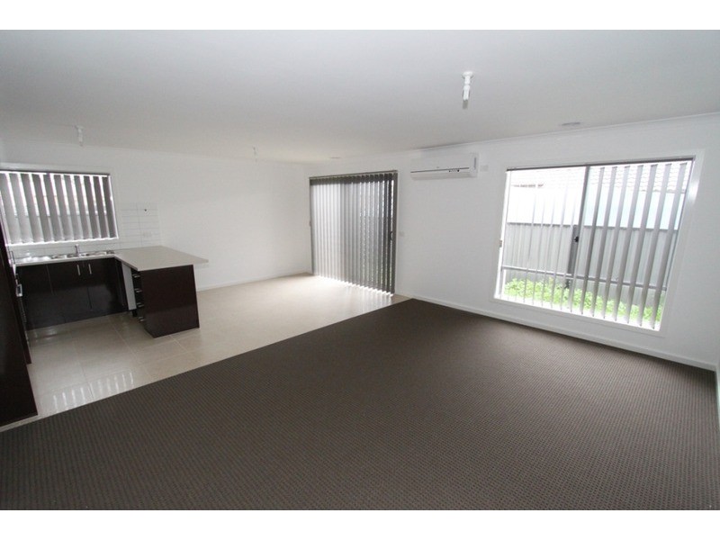 1 Poplar Close, Melton VIC 3337