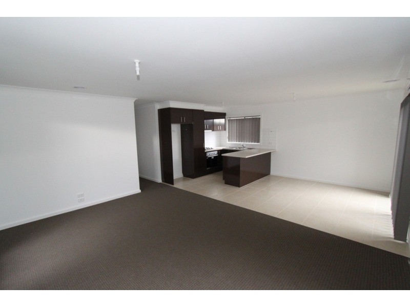 1 Poplar Close, Melton VIC 3337