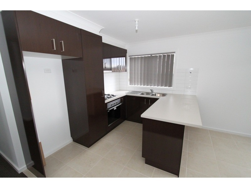 1 Poplar Close, Melton VIC 3337