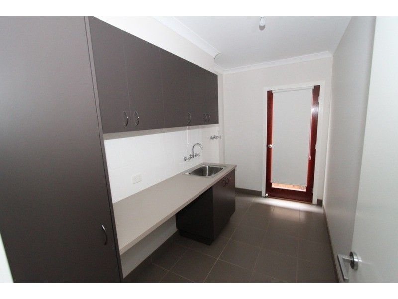 16 Faircroft Drive, Brookfield VIC 3338